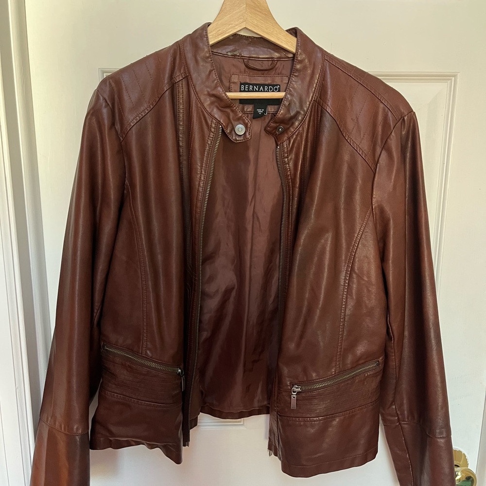 Bernardo Brown Leather Jacket Classic Streamlined Design